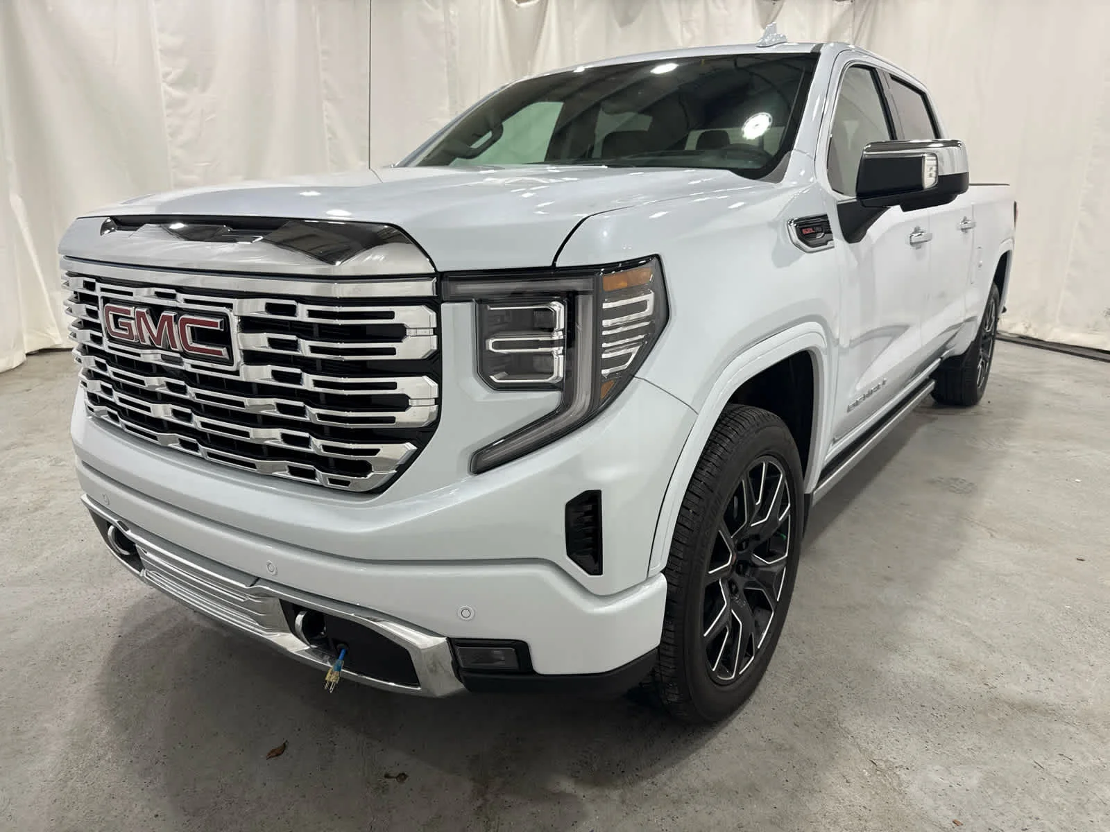 Used 2026 Glacier White Tricoat GMC Denali image 1