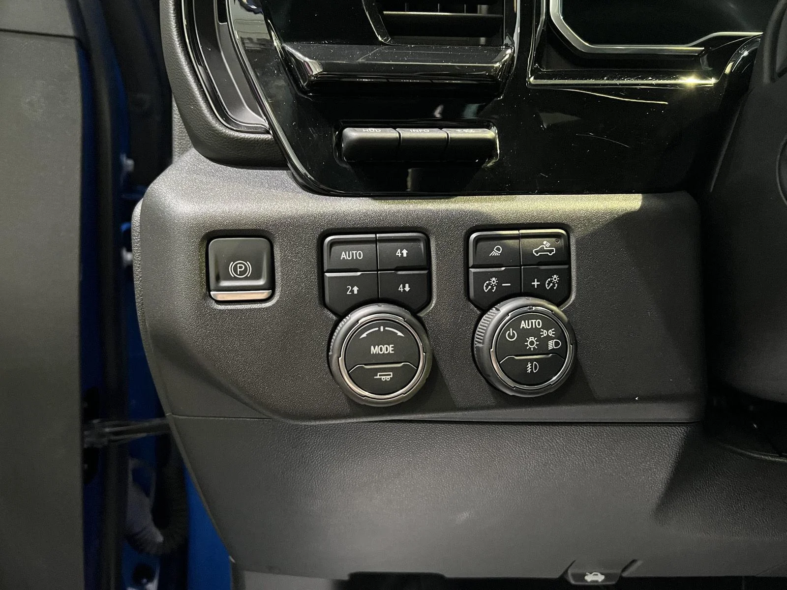 Used 2022 Glacier Blue Metallic Chevrolet ZR2 image 16