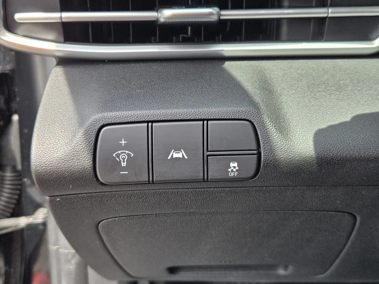 Used 2022 Phantom Black Hyundai SEL IVT image 18