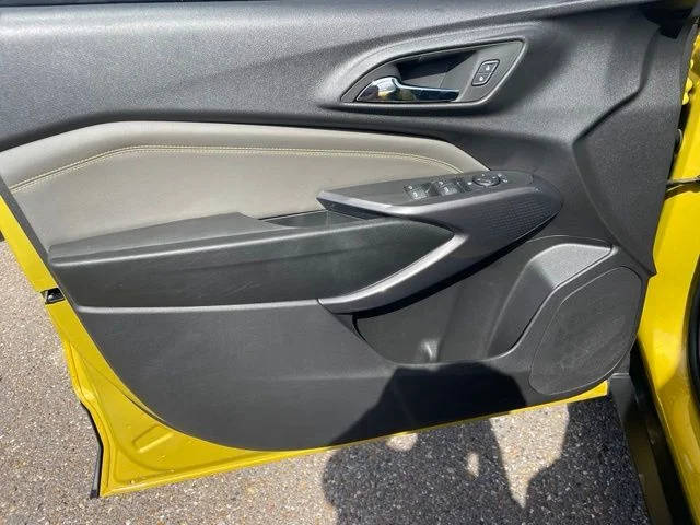 Used 2025 Yellow Chevrolet ACTIV image 26
