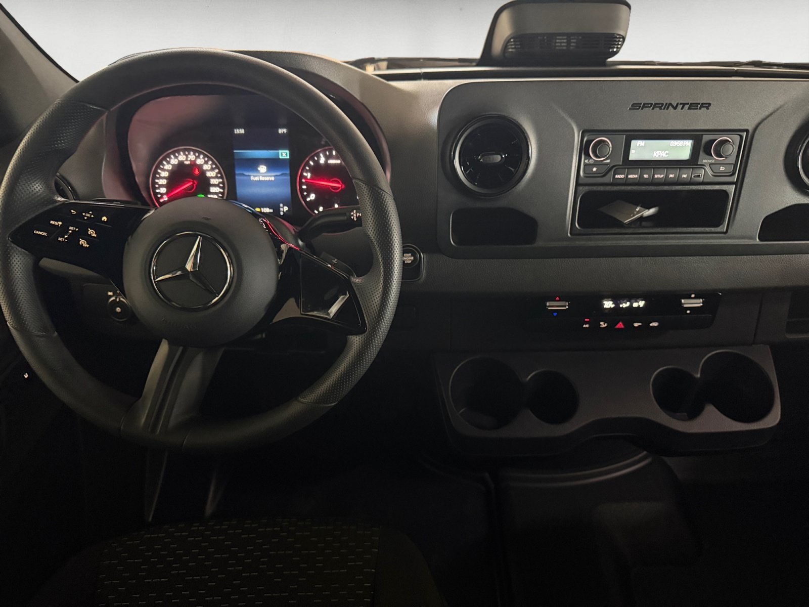 Used 2025  Mercedes-Benz  image 14