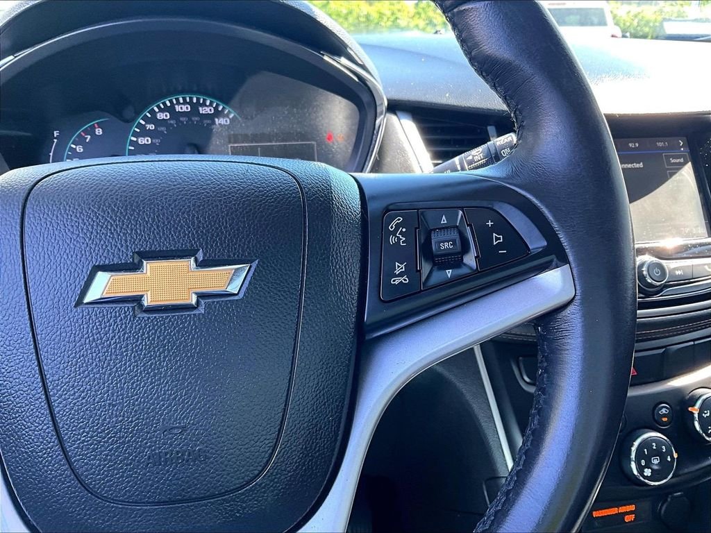 Used 2018 White Chevrolet LT image 23