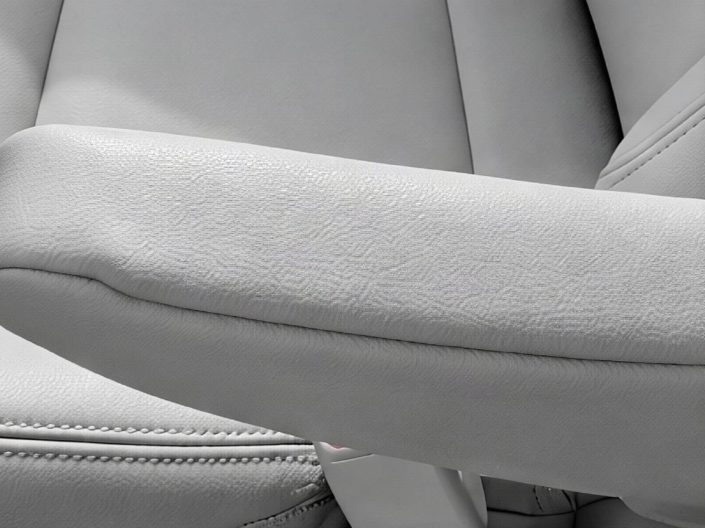Used 2020 Beige Toyota XLE Premium image 18