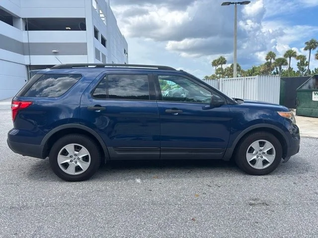 Used 2012 Blue Ford Base image 2