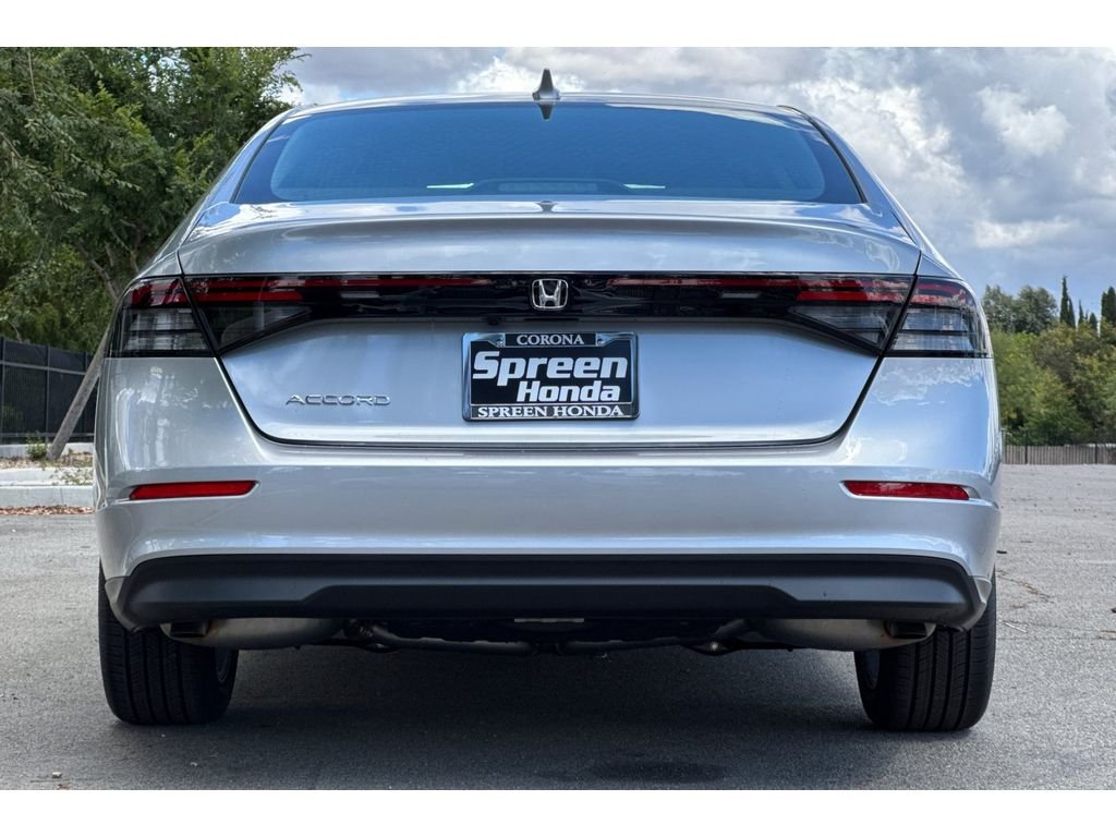 New 2026 Solar Silver Metallic Honda LX image 5