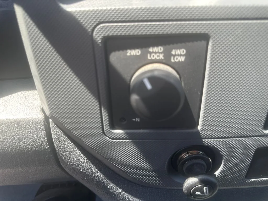 Used 2008 Gray Dodge SLT image 21