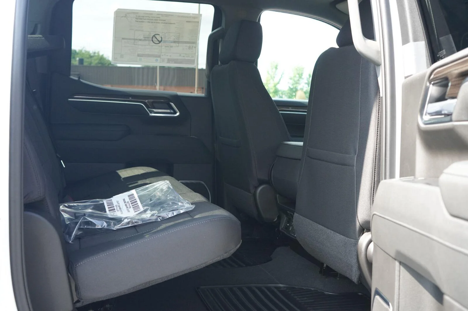 New 2026 Summit White Chevrolet LT (2FL) image 27