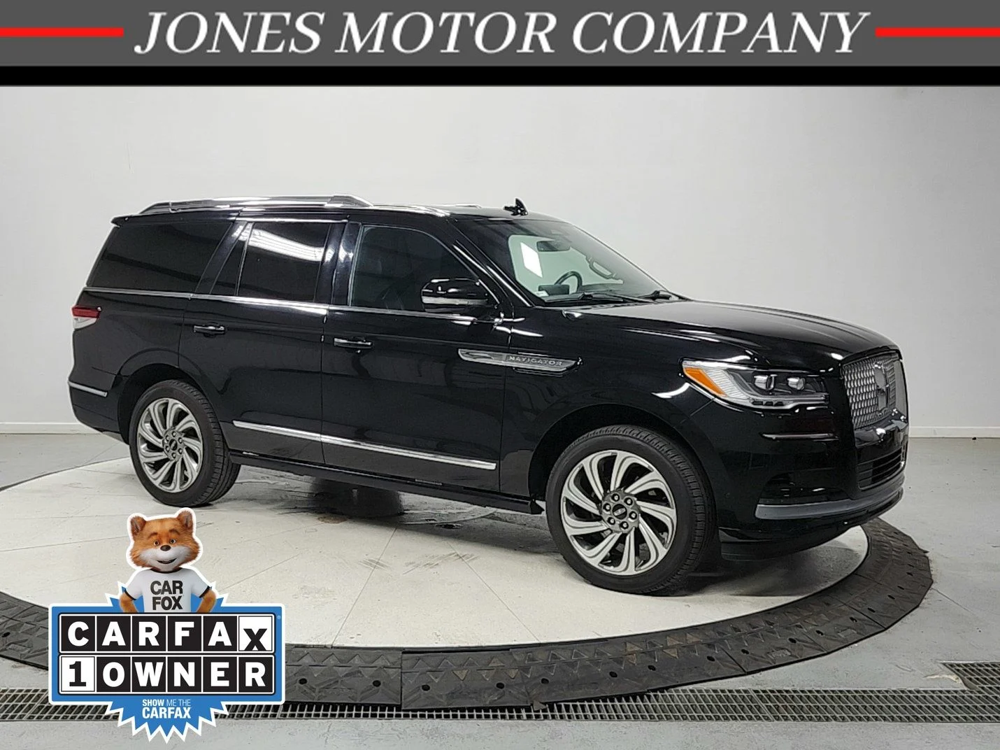 Used 2024 Infinite Black Metallic Lincoln Reserve image 1