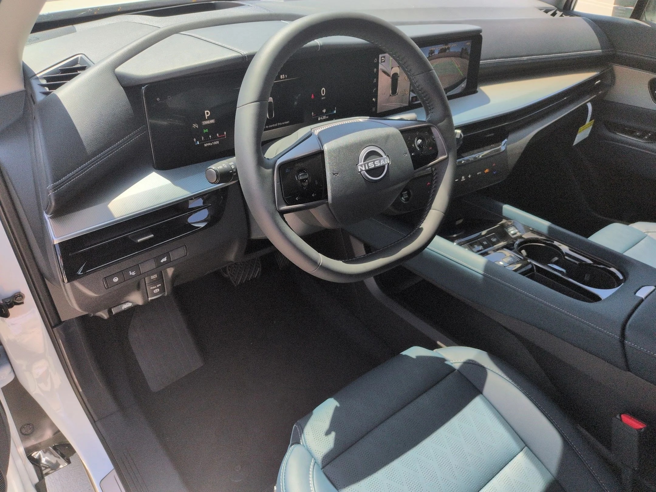 New 2026 Everest White Pearl Tricoat Nissan Platinum image 2