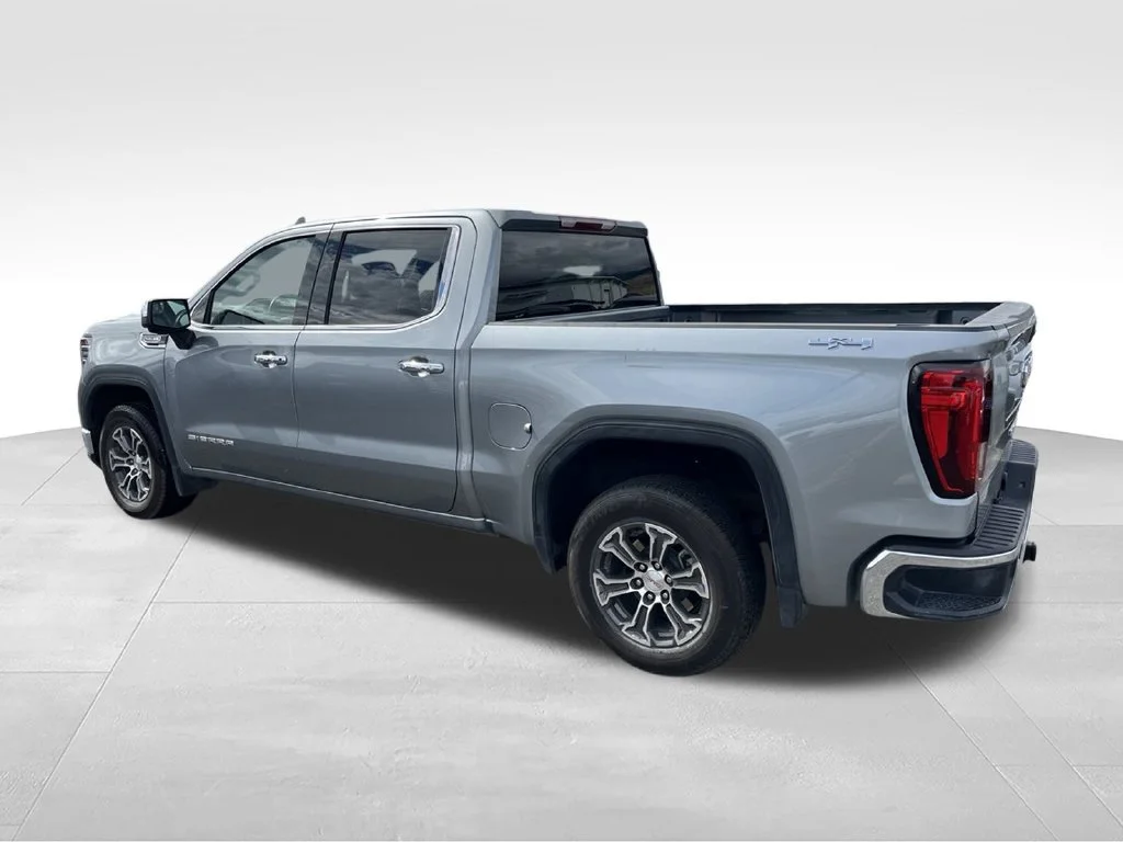 Used 2025 Sterling Metallic GMC SLT image 7