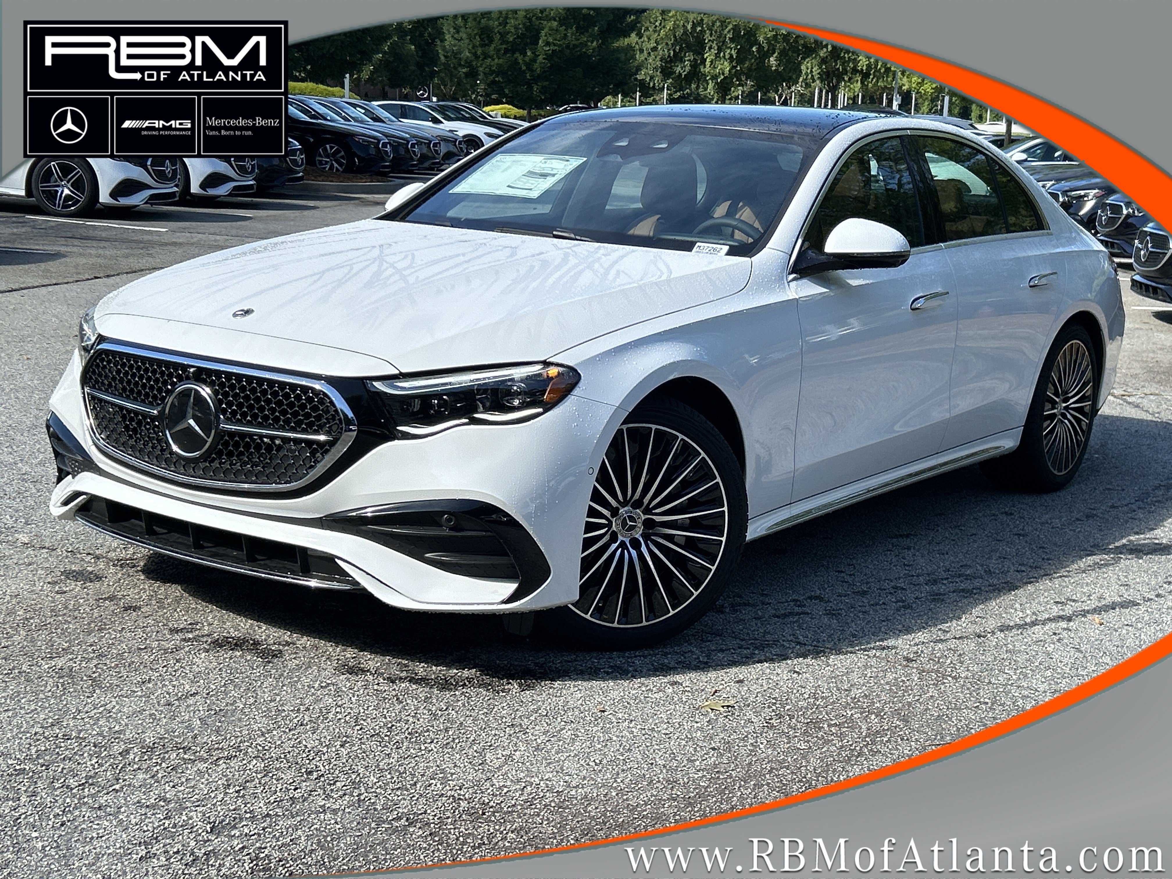 New 2026 MANUFAKTUR Moonlight White Metallic Mercedes-Benz E 450 4MATIC® Sedan image 1
