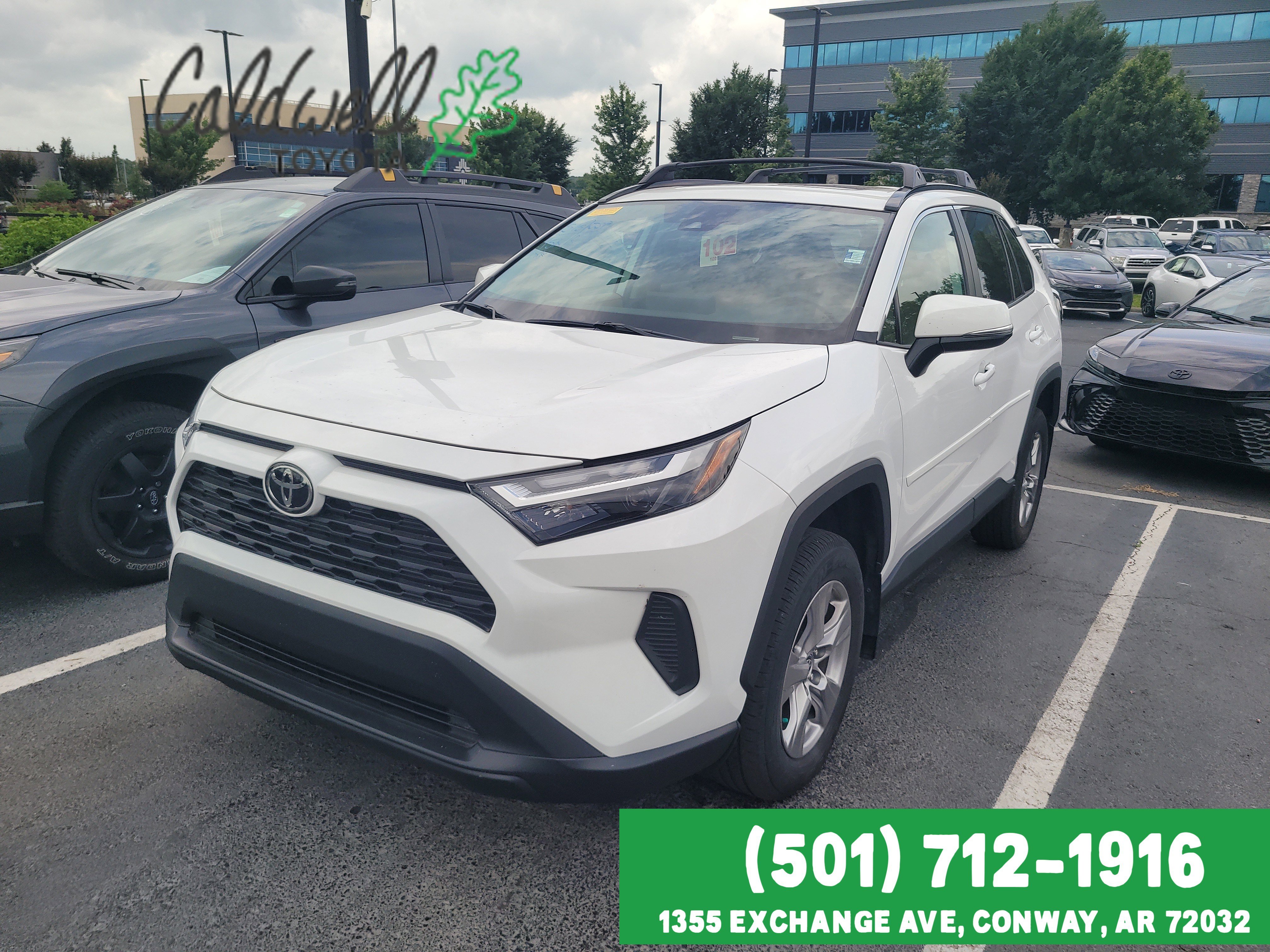Ice Cap 2024 Toyota RAV4 XLE FWD SUV / Crossover Front-Wheel Drive