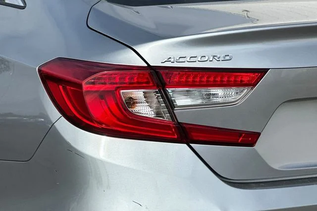 Certified Used 2022 Lunar Silver Metallic Honda LX image 32