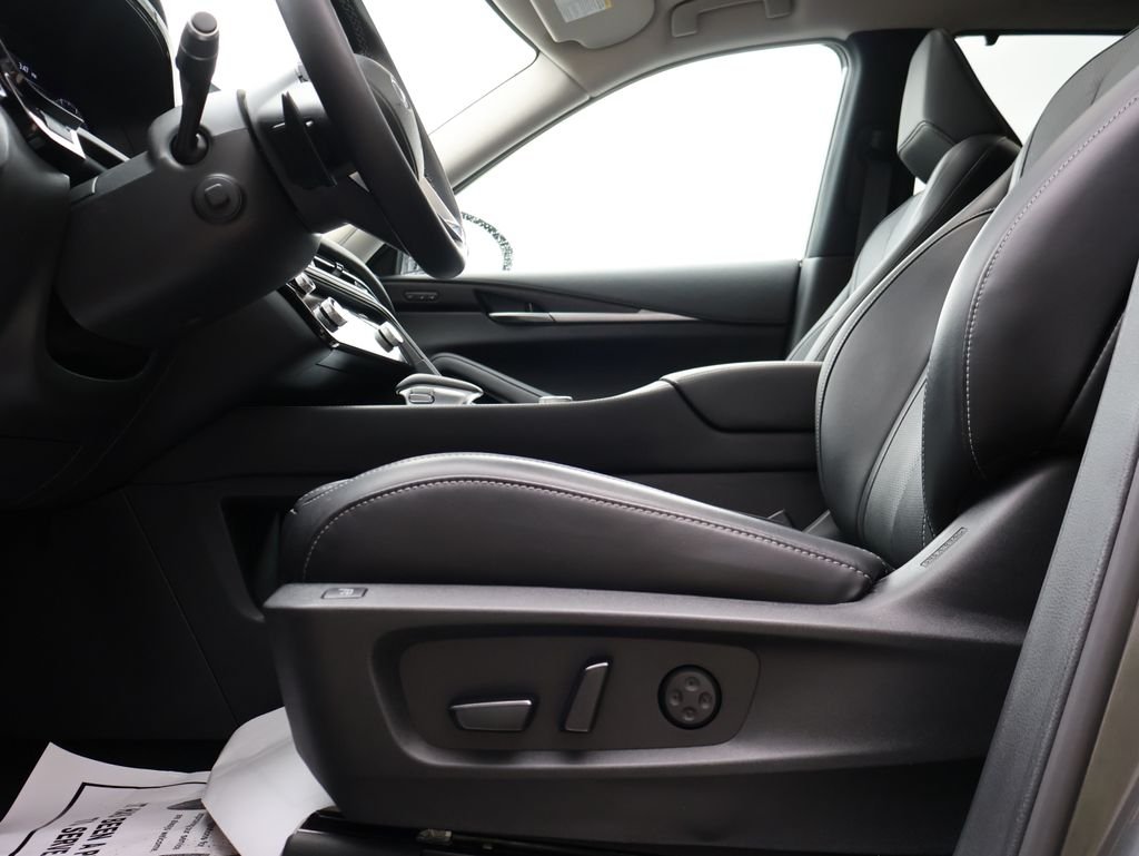 Used 2025 Graphite Shadow INFINITI Sensory image 40