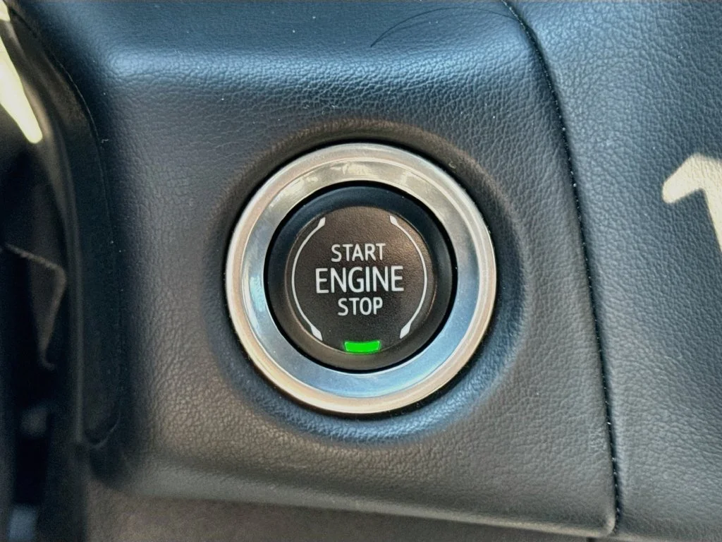 Used 2023 Black GMC SLT image 18
