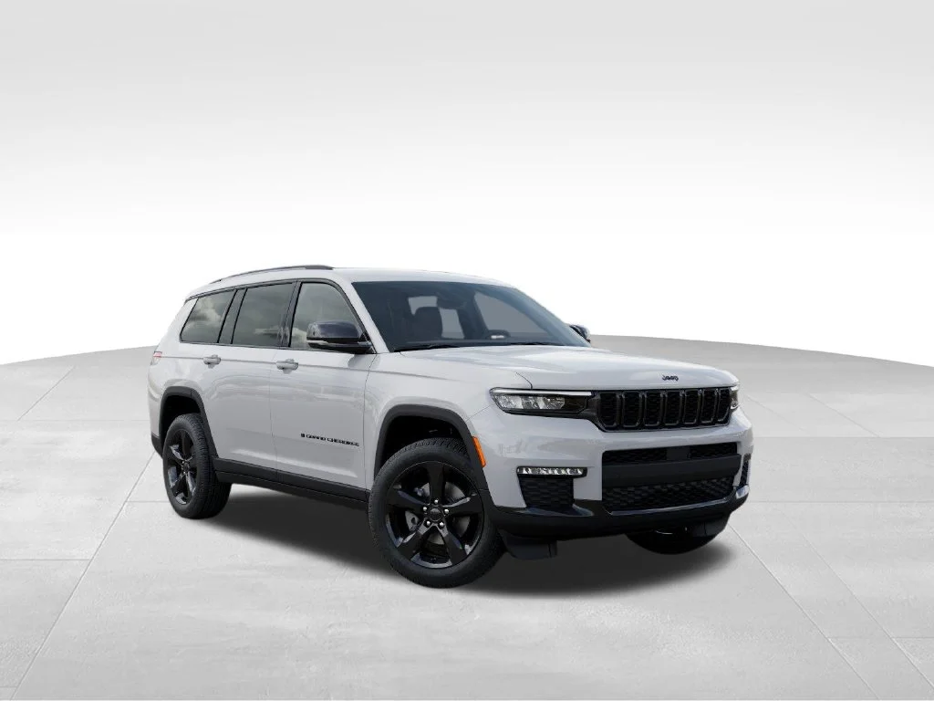 Used 2025 White Jeep Limited image 5