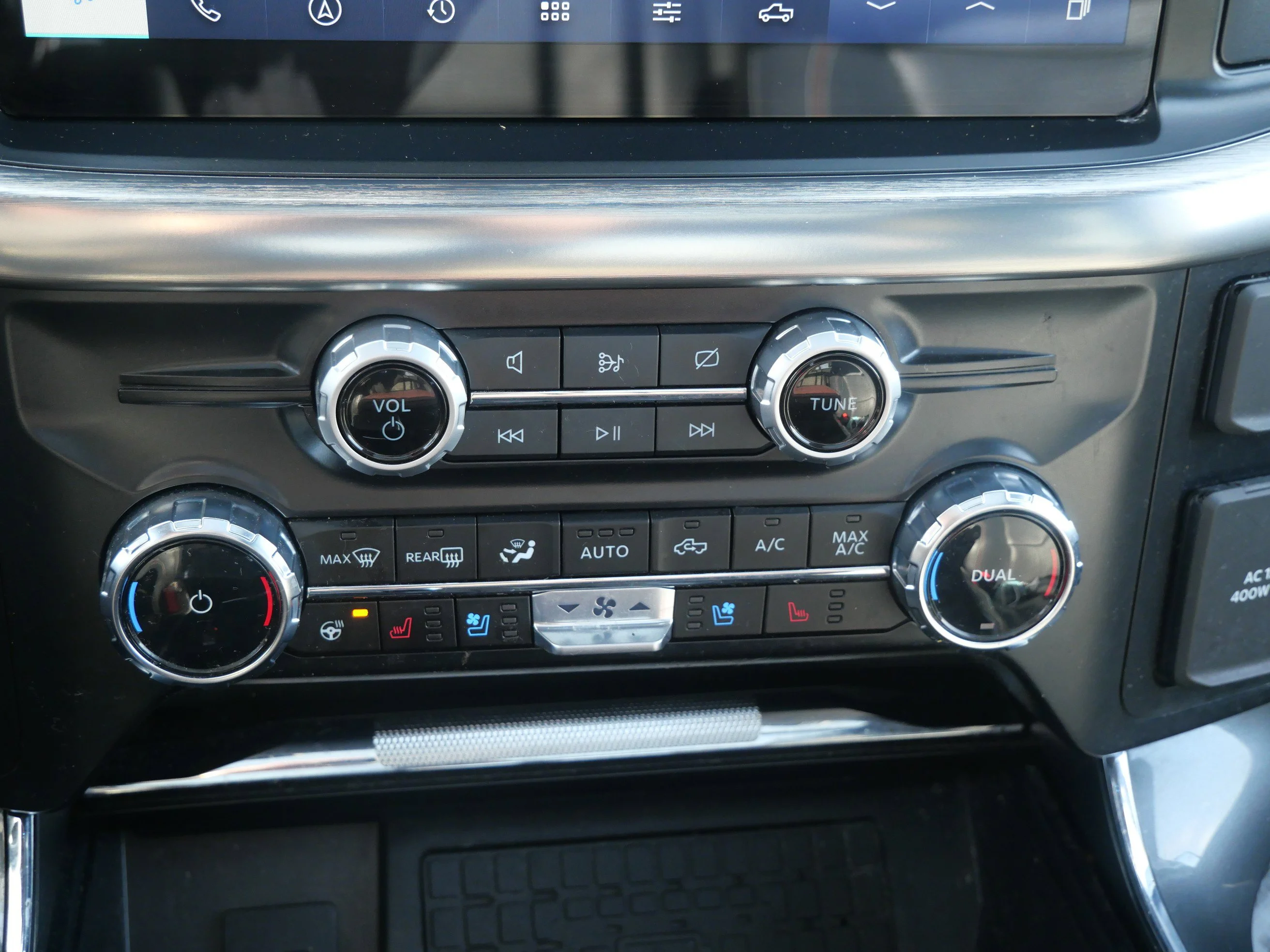 Certified Used 2023 Agate Black Metallic Ford LARIAT image 20