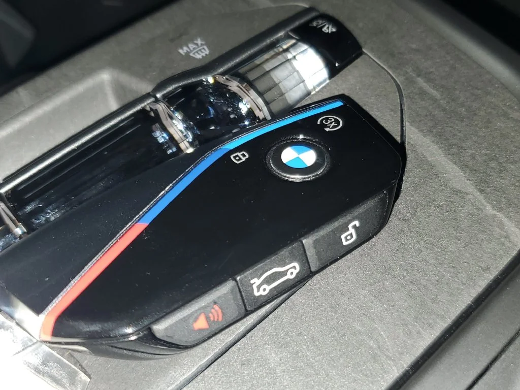 New 2027 Space Silver Metallic BMW  image 26