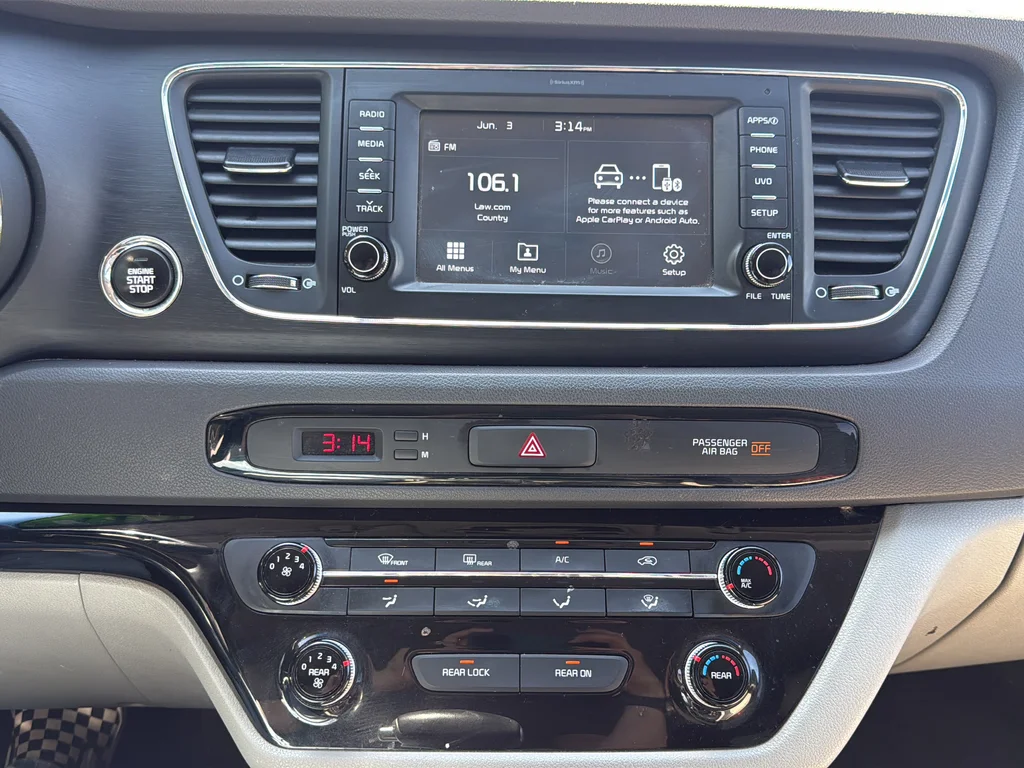 Used 2017 Red Kia LX image 25