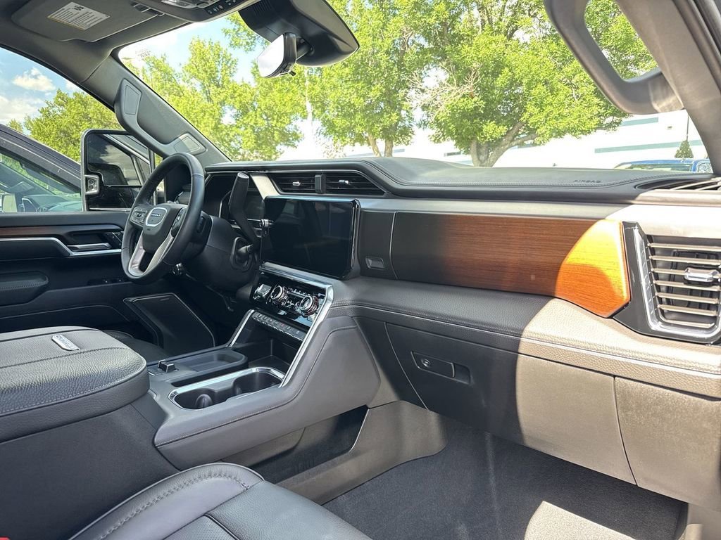 Used 2025 Sterling Metallic GMC Denali image 32