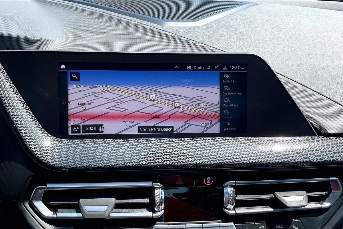 Used 2024  BMW xDrive image 15