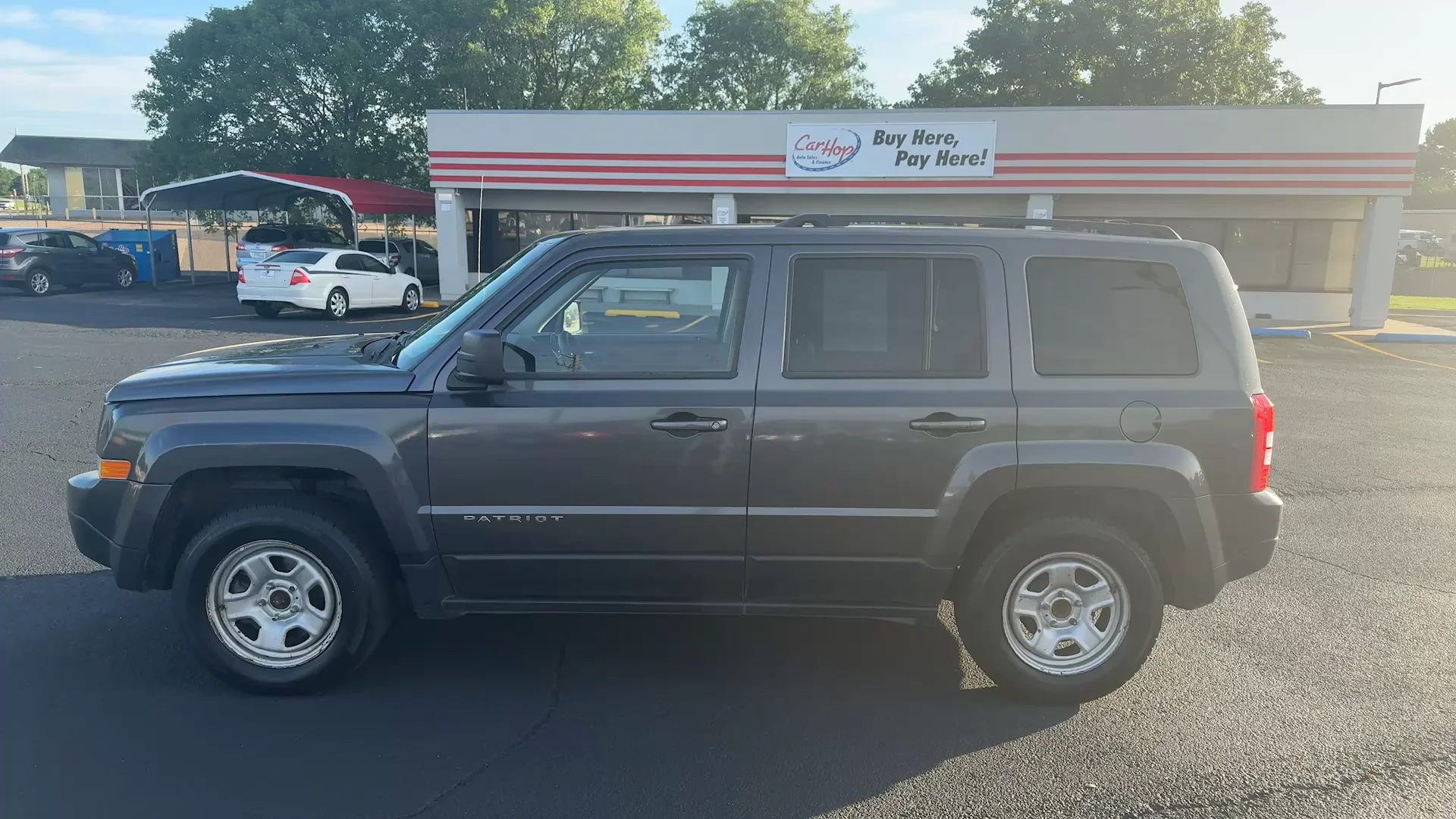 Used 2016 Grey Jeep SPORT SUV image 8