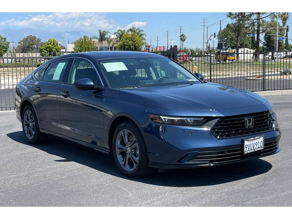 Used 2025 Canyon River Blue Metallic Honda EX-L image 8