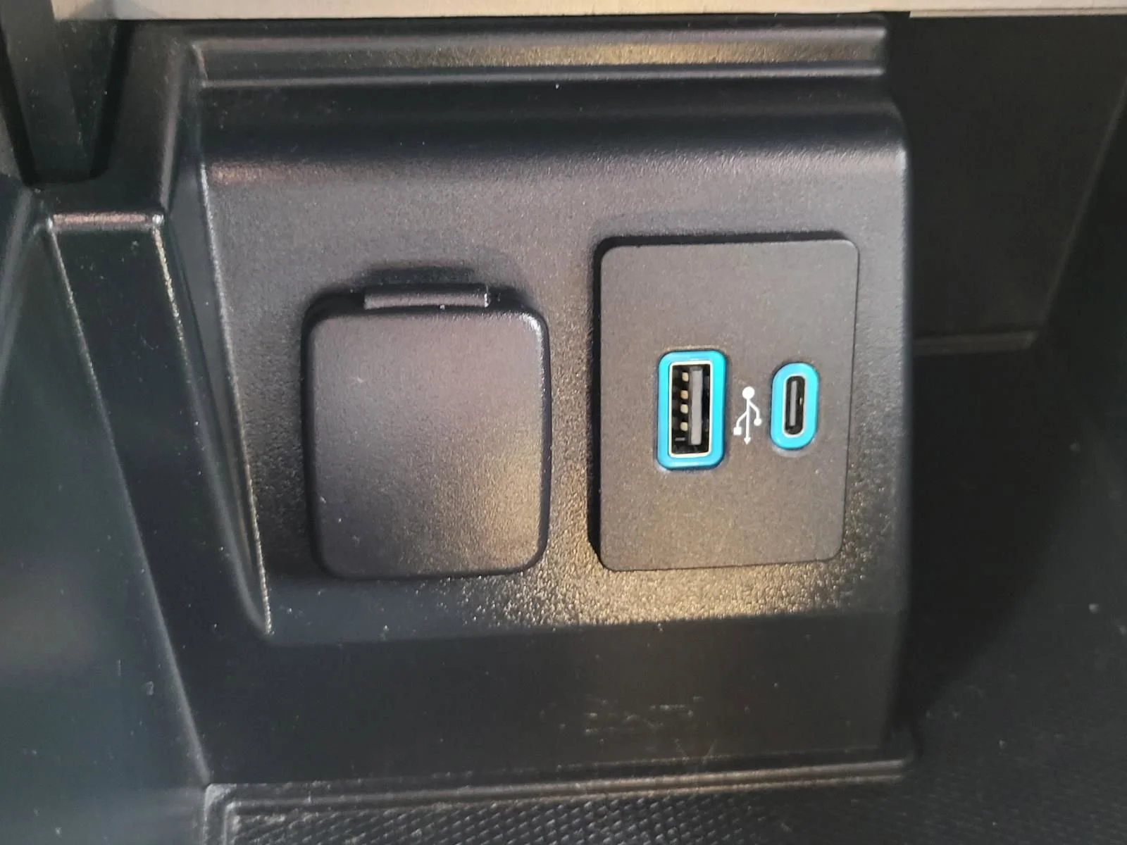 Used 2020 Blue Ford XLT image 29