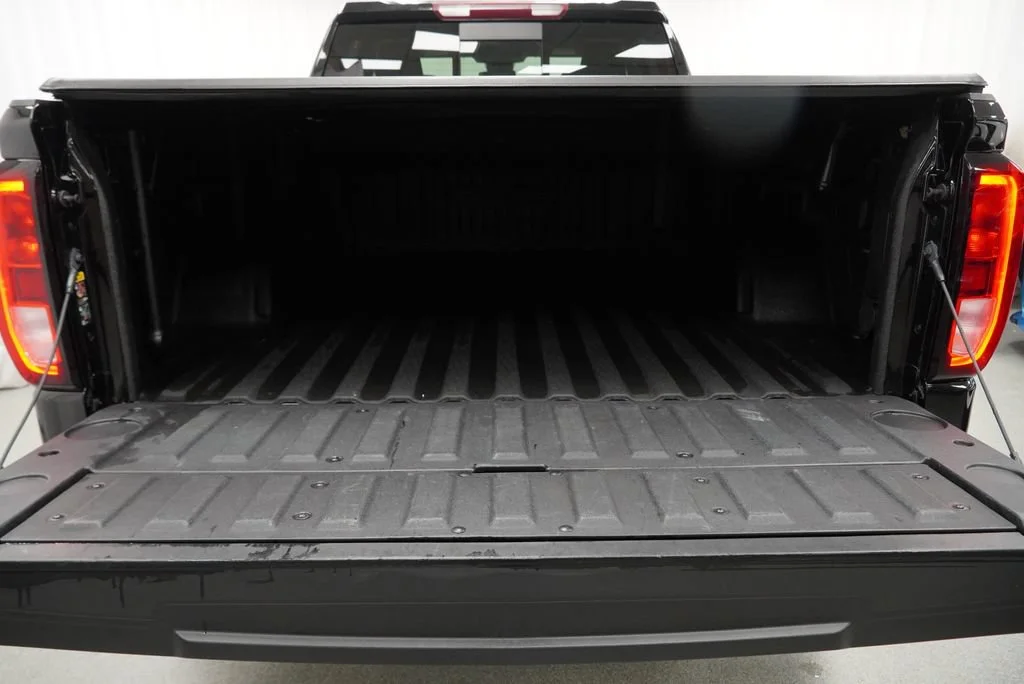 Used 2023 Onyx Black GMC Elevation image 27