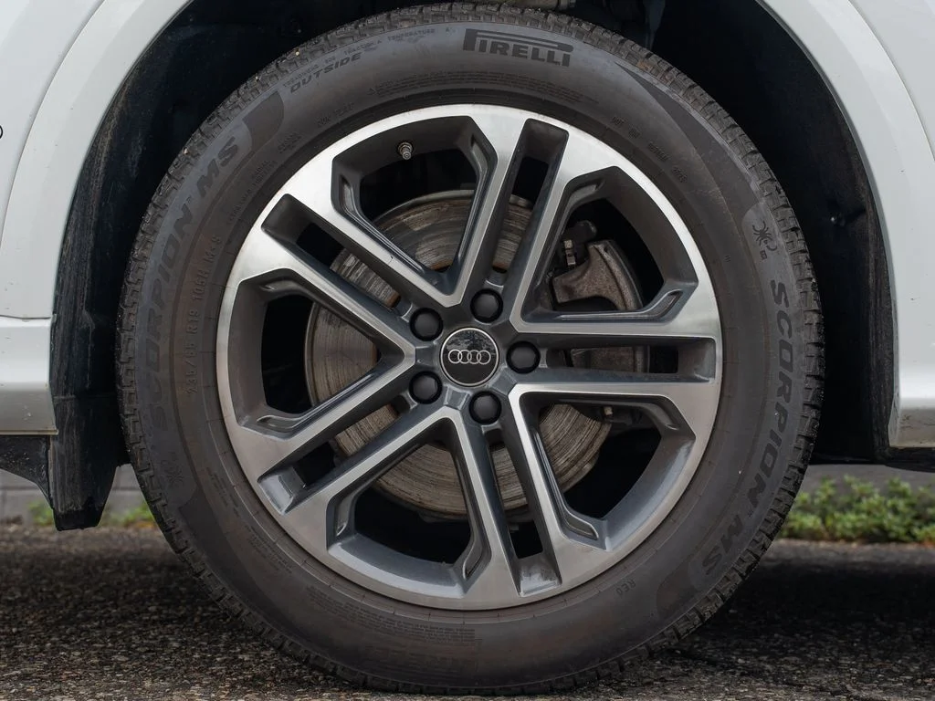 Used 2025 White Audi  image 12