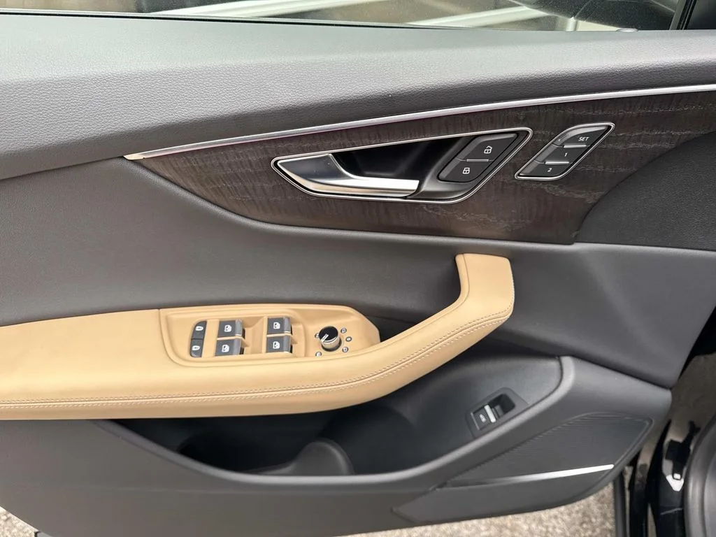 Used 2025  Audi  image 17