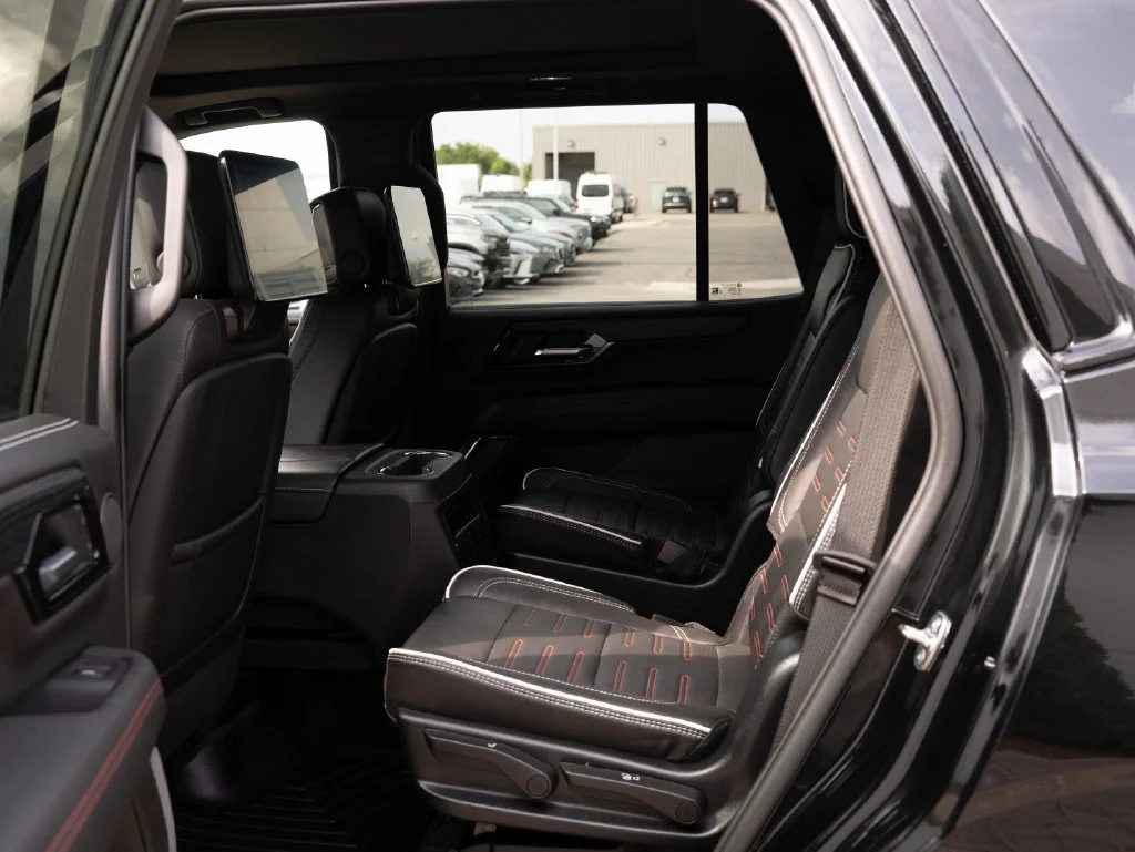 Used 2025 Onyx Black GMC AT4 Ultimate image 45
