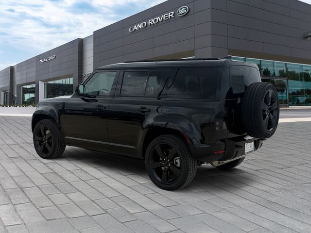 New 2026 Santorini Black Land Rover X-Dynamic SE image 3
