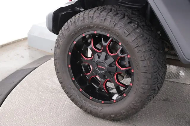 Used 2018 Black Jeep Unlimited Rubicon image 13