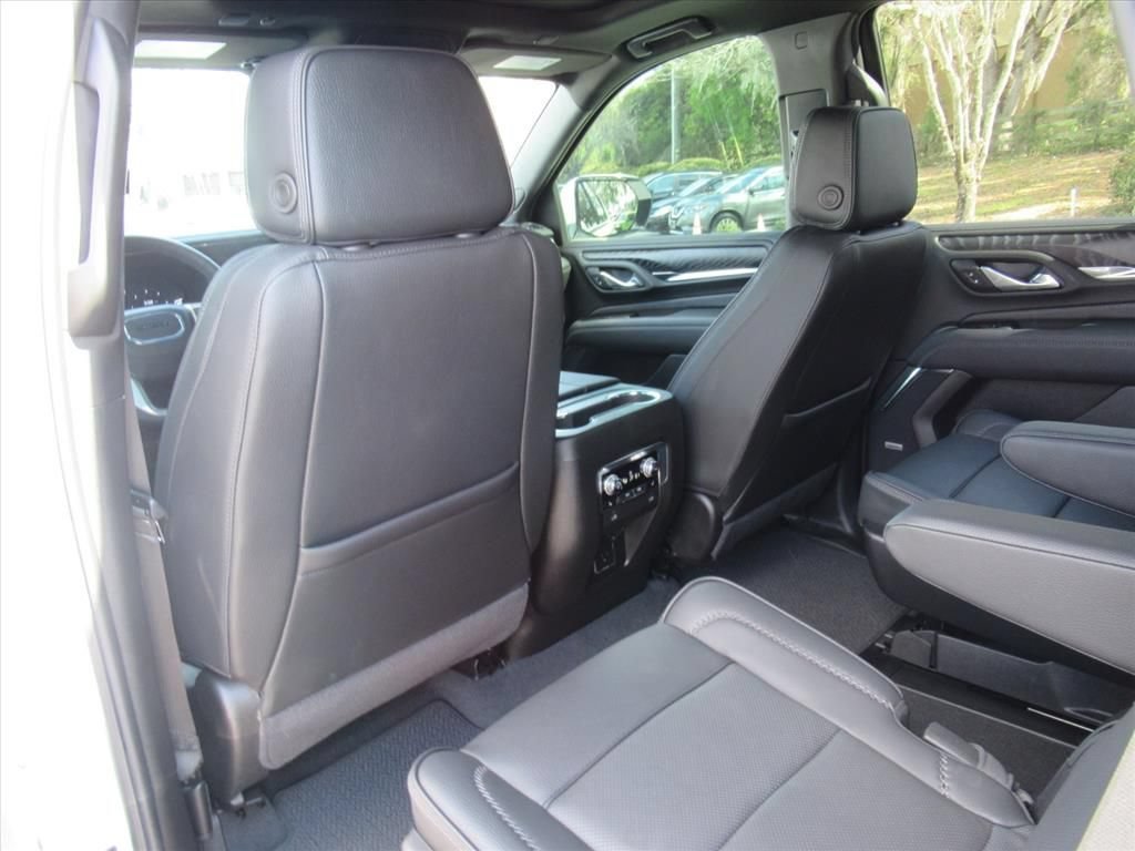 2024 GMC Yukon Denali - Photo 37