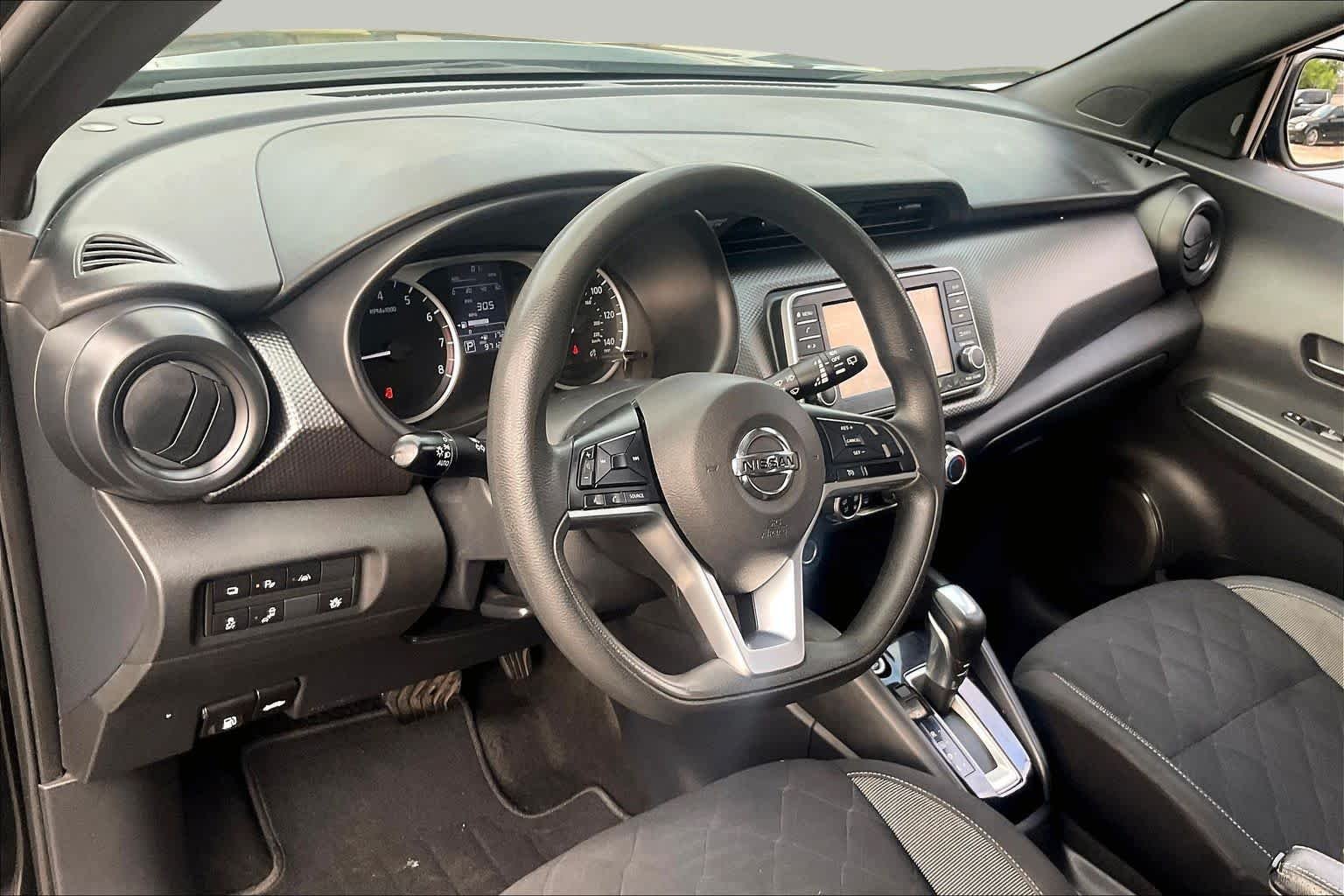 Used 2020 Super Black Nissan S image 17