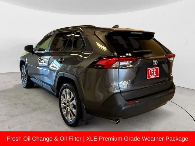 Used 2023 Gray Toyota XLE Premium image 3