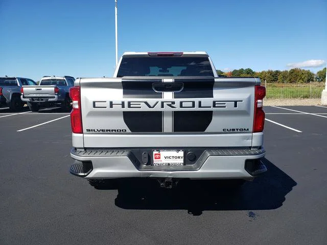 Used 2022 Silver Chevrolet Custom image 6