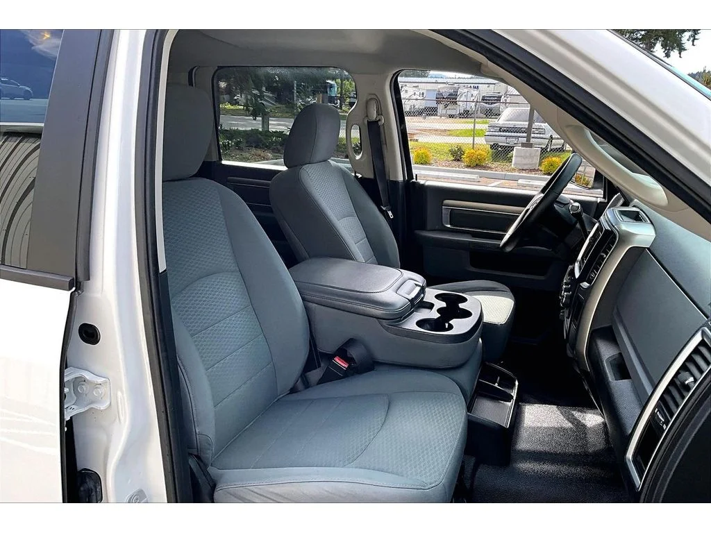 Used 2014  Ram SLT image 7