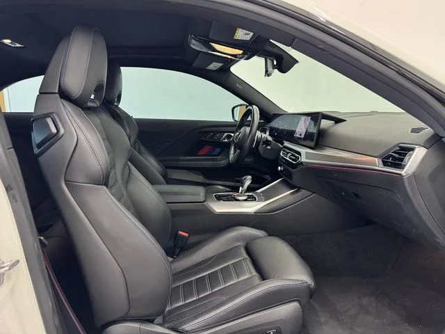 Used 2024 Alpine White BMW Base image 18