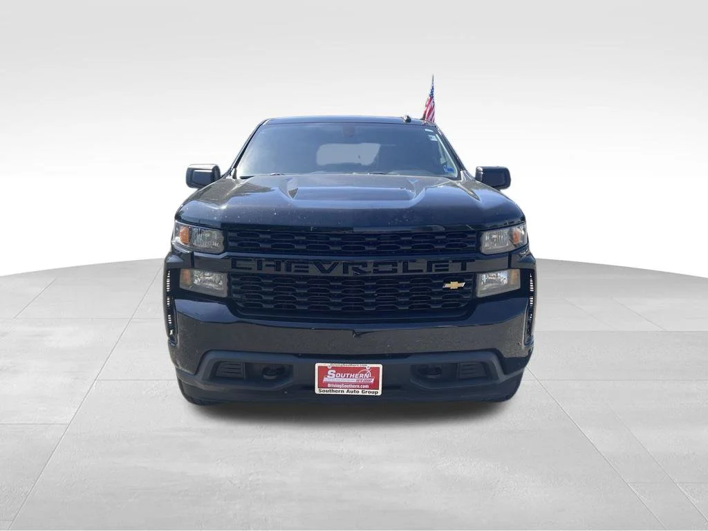 Used 2020 Black Chevrolet Custom image 10