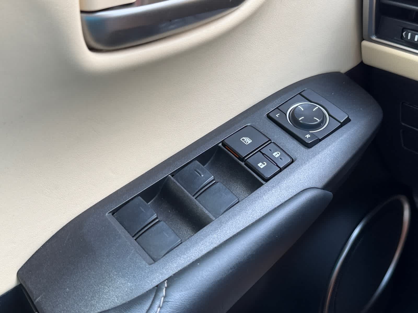 Used 2015 Eminent White Pearl Lexus  image 19