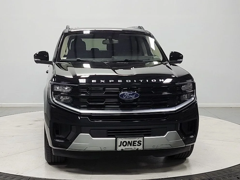 Used 2025 Agate Black Metallic Ford Platinum image 2