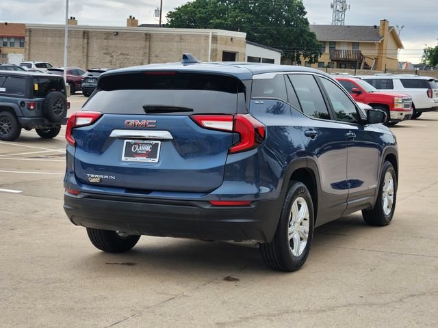 Used 2024 Downpour Metallic GMC SLE image 15