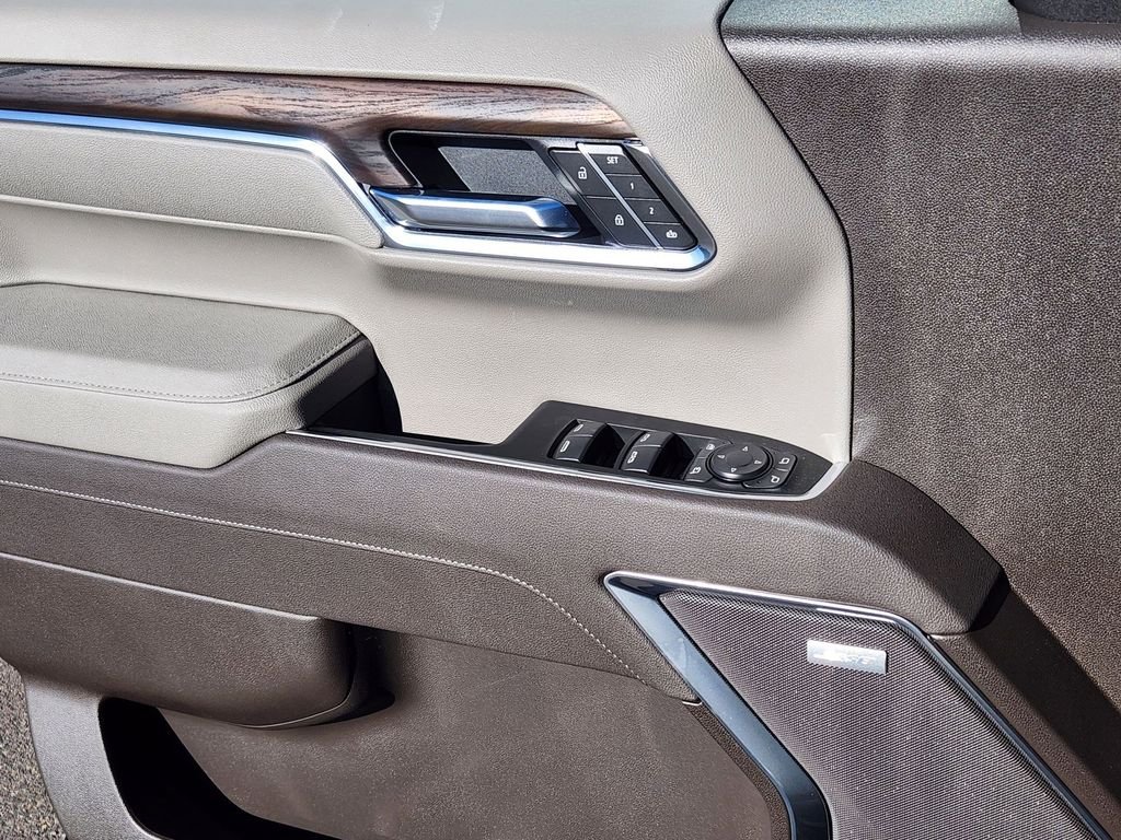 New 2026 Onyx Black GMC SLT image 11