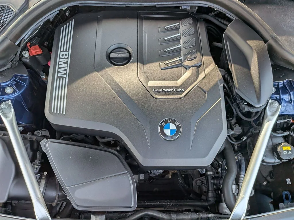 Used 2022 Blue BMW 530i xDrive image 10