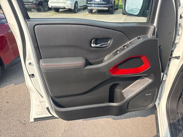 Used 2024 White Nissan PRO-4X image 12