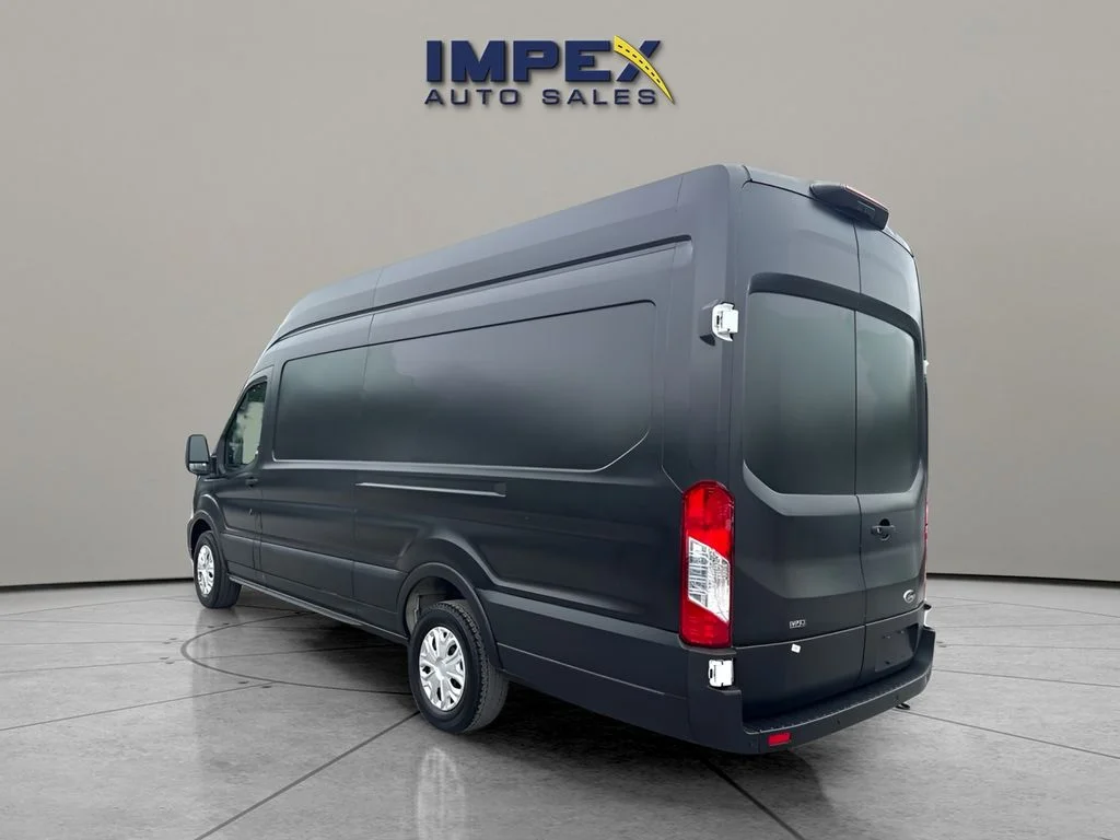Used 2023 White Ford Base image 3