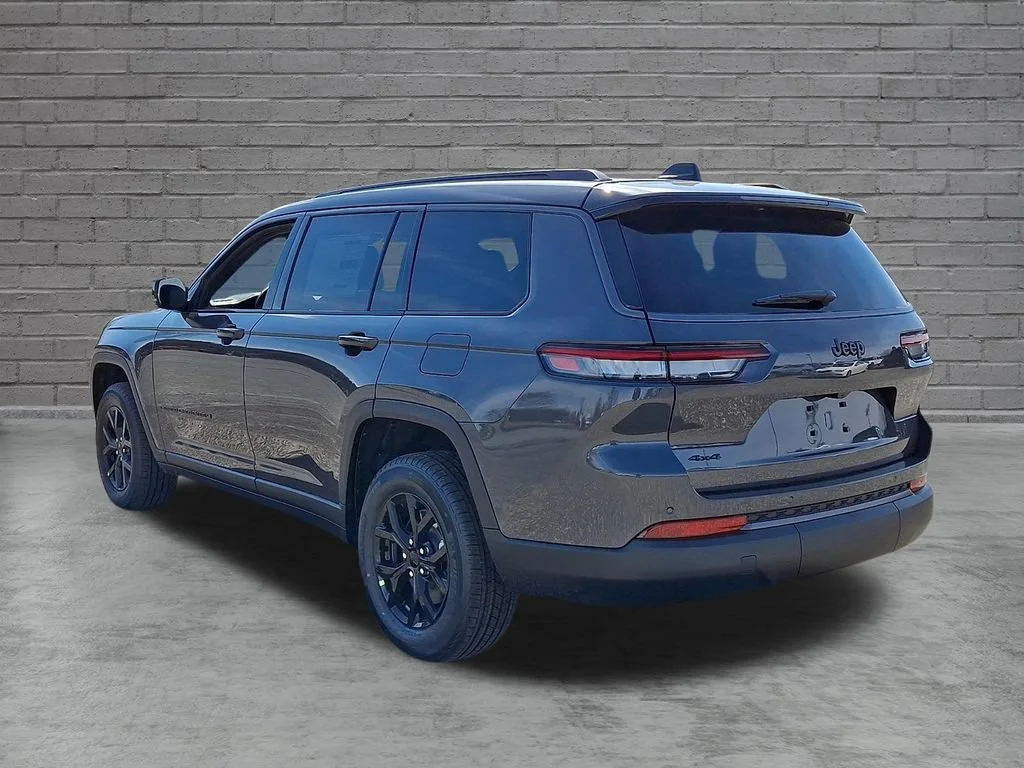 New 2026 Baltic Gray Metallic Clearcoat Jeep Laredo Altitude image 6