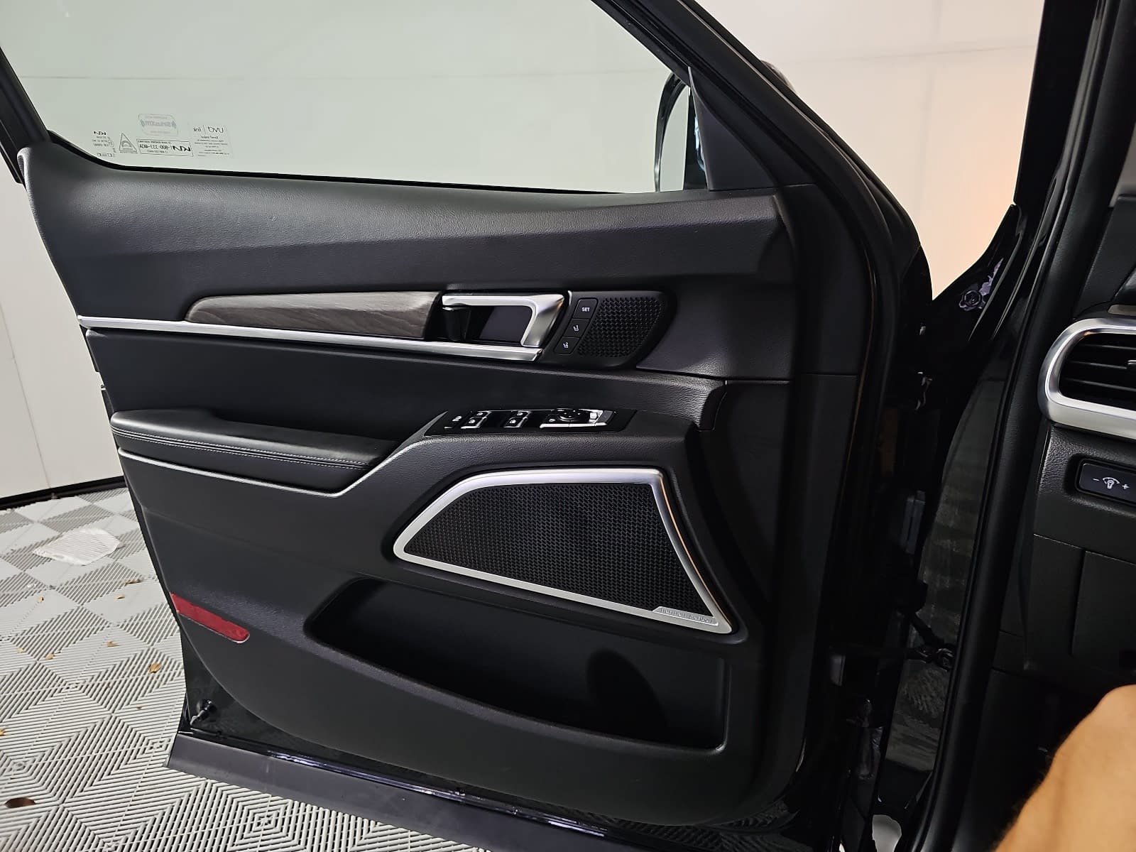 Used 2022 Black Kia SX image 27